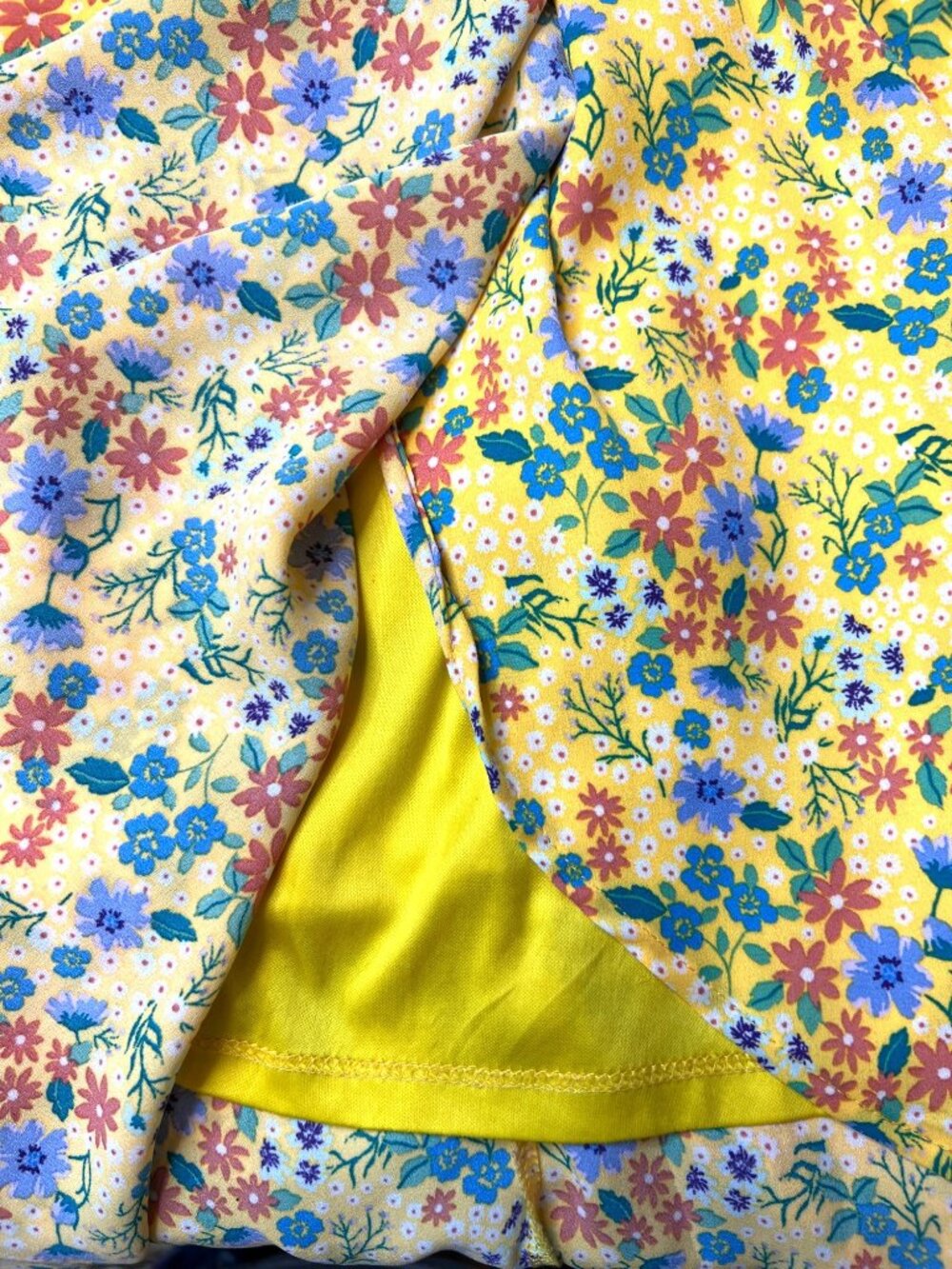 Sienna Sky Women’s Yellow Floral Cold Shoulder Wrap Dress With Tie XS - Picture 5 of 5